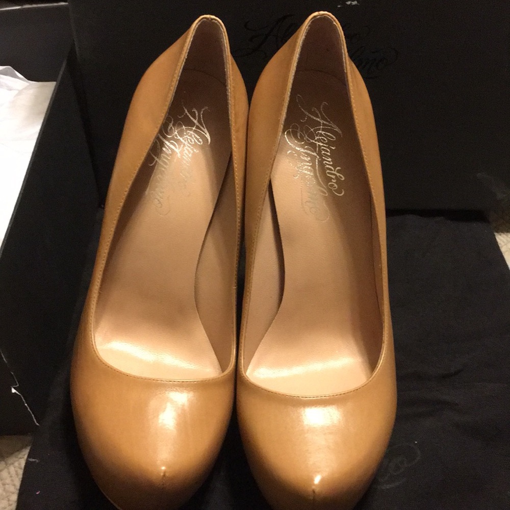 Alejandro Ingelmo Sophia Pumps